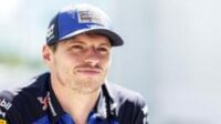Bunting wins as Humphries avoids Littler semi-final