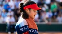 Raducanu beaten in French Open first round